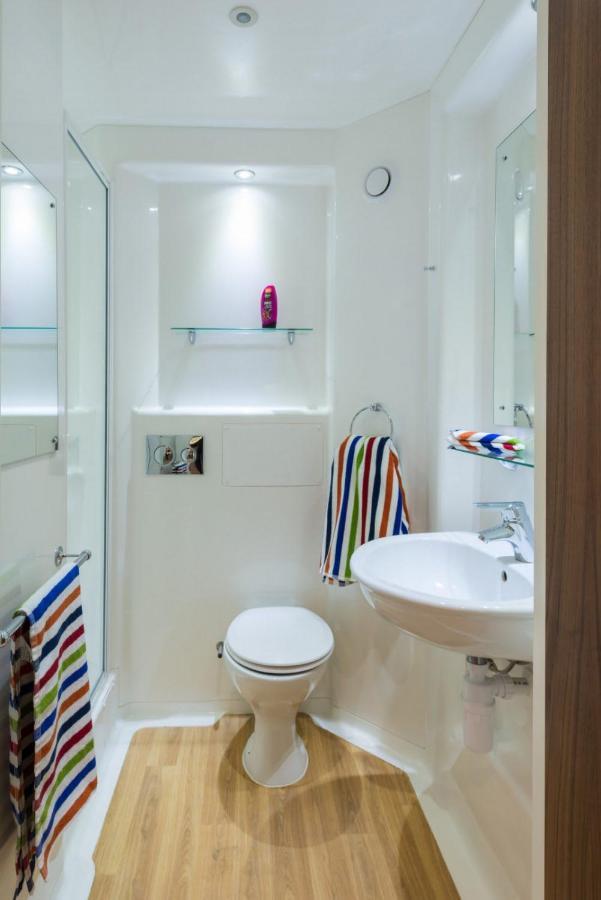 Zeni 3 Bed Apartment In Central إكزيتر المظهر الخارجي الصورة
