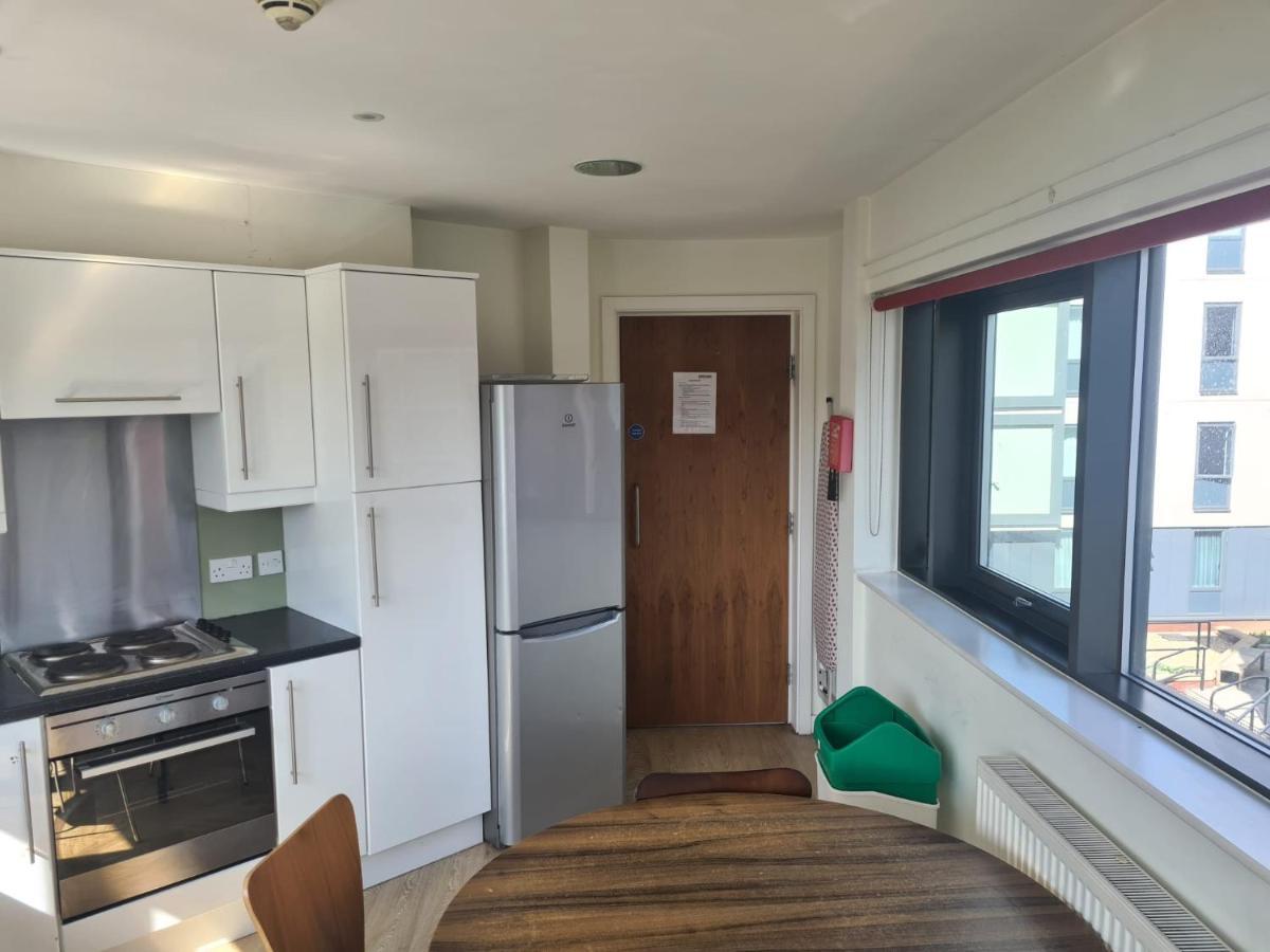 Zeni 3 Bed Apartment In Central إكزيتر المظهر الخارجي الصورة